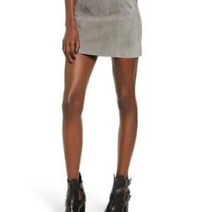 Blanknyc Suede Mini Skirt in Soft Fog, size 30